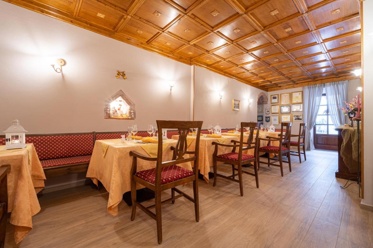 Borgo Dei Poeti Romantik Hotel Manerba del Garda Bagian luar foto