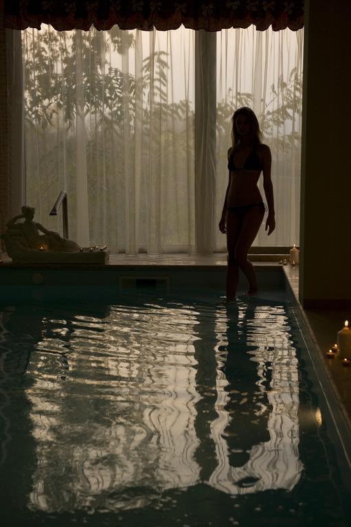 Borgo Dei Poeti Romantik Hotel Manerba del Garda Bagian luar foto