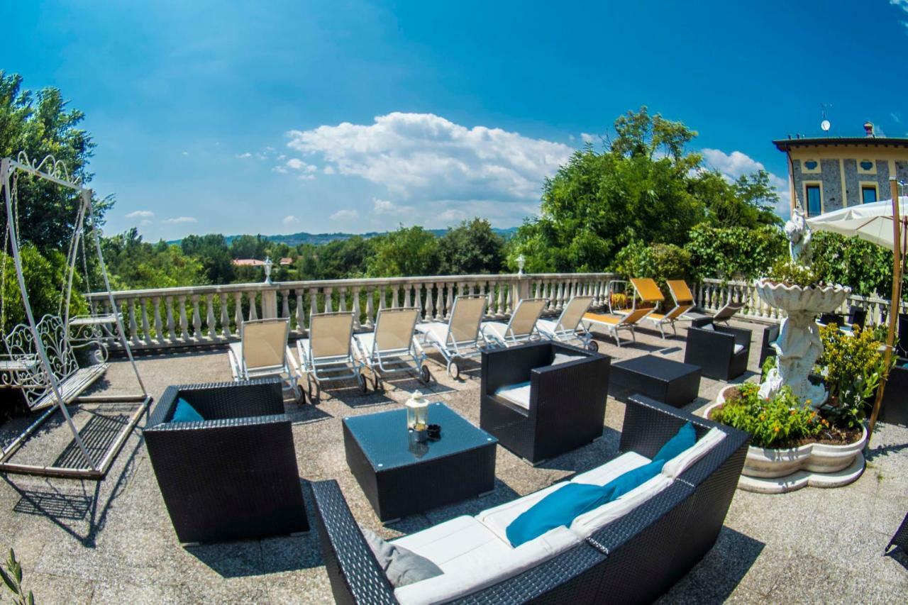 Borgo Dei Poeti Romantik Hotel Manerba del Garda Bagian luar foto