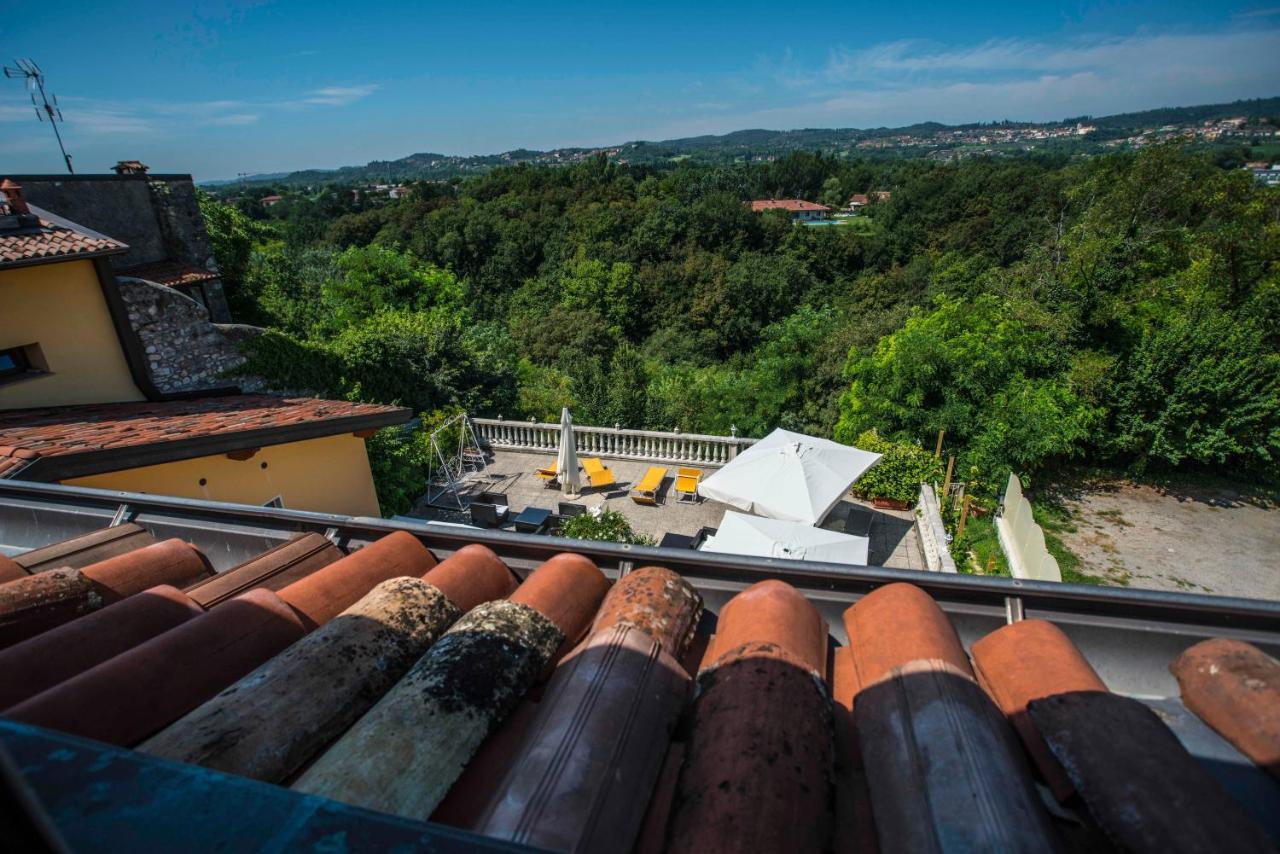 Borgo Dei Poeti Romantik Hotel Manerba del Garda Bagian luar foto
